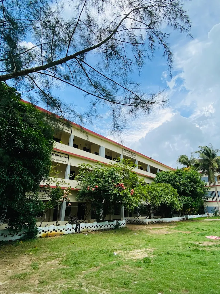 মাদরাসা ভবন