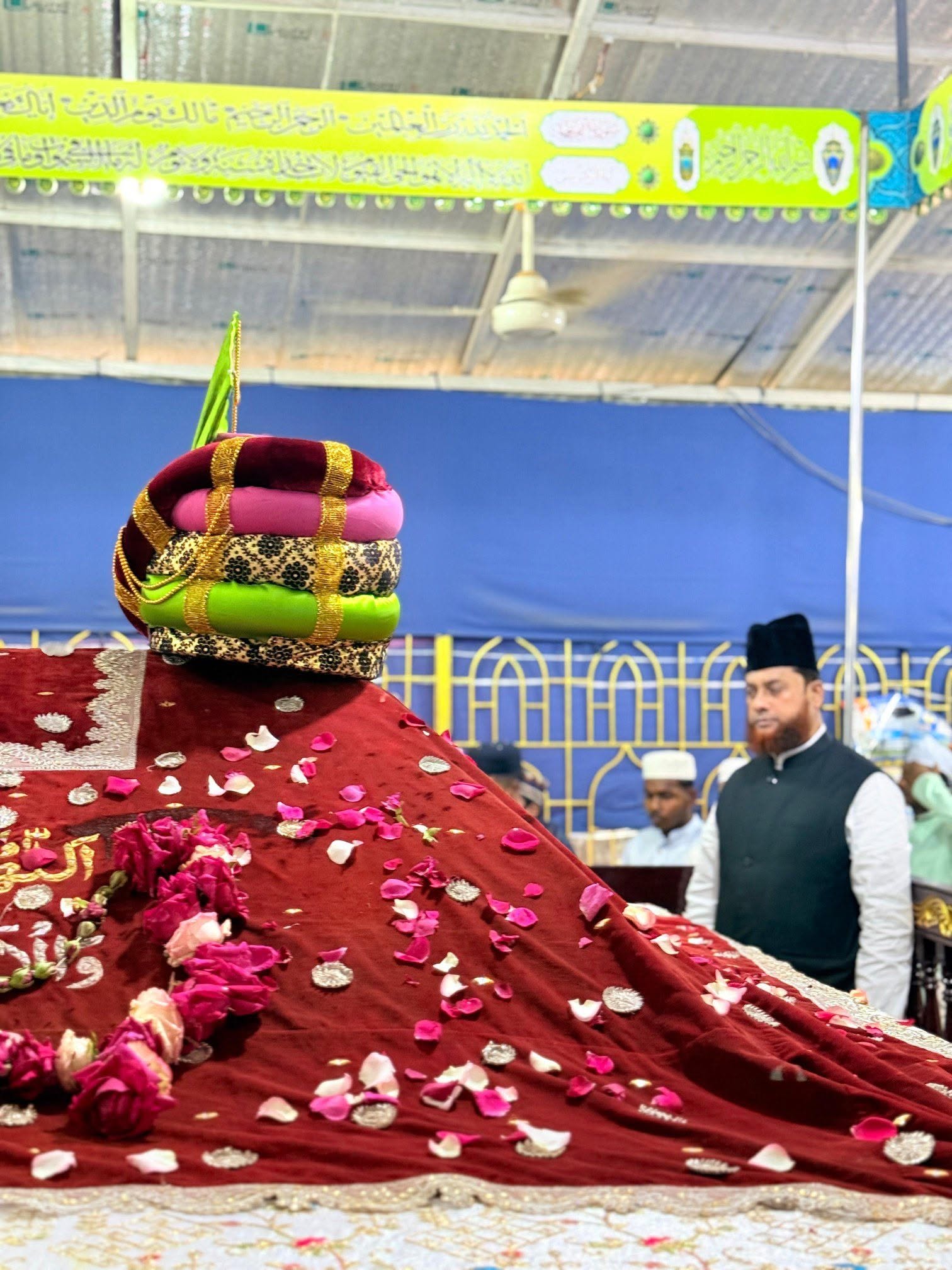 মাজার সজ্জা